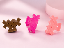 Modern crossed-band hair claw clip set